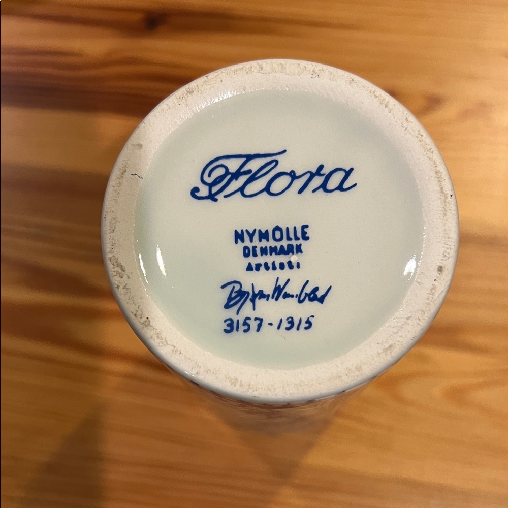 Bjorn Wiinblad Blue and White “Flora”Ceramic Vase - Picture 6 of 8